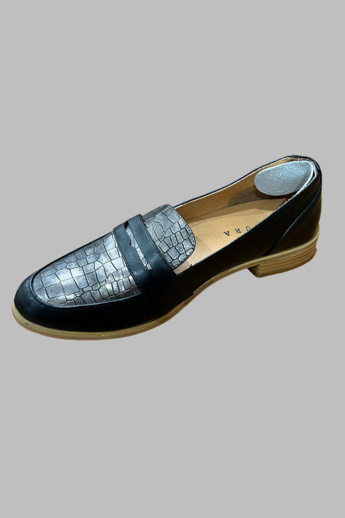 Sakura Shoes Size 10