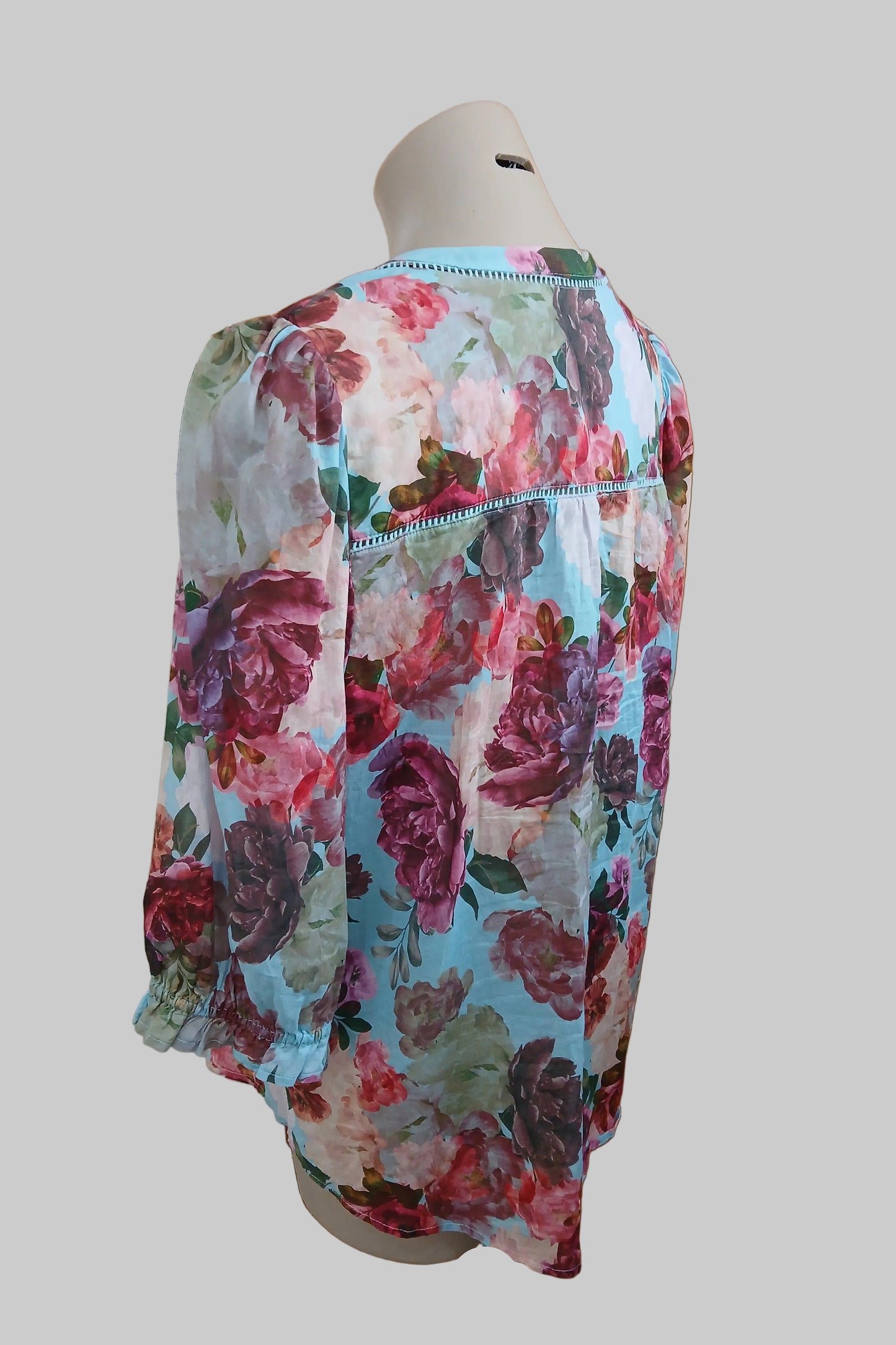 Blue Illusion Floral Top Size XL