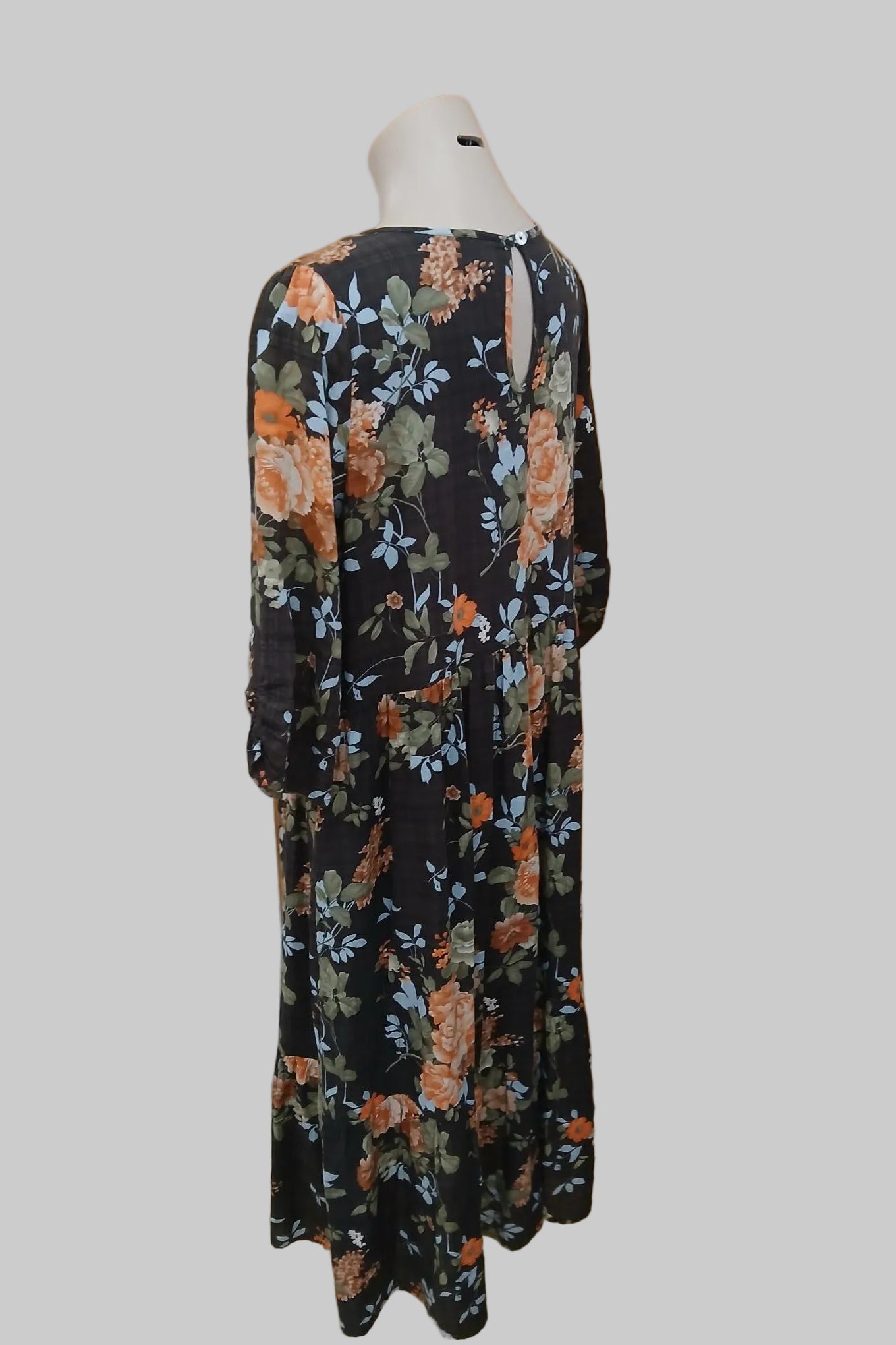 Twin Lakes Dress Size 14