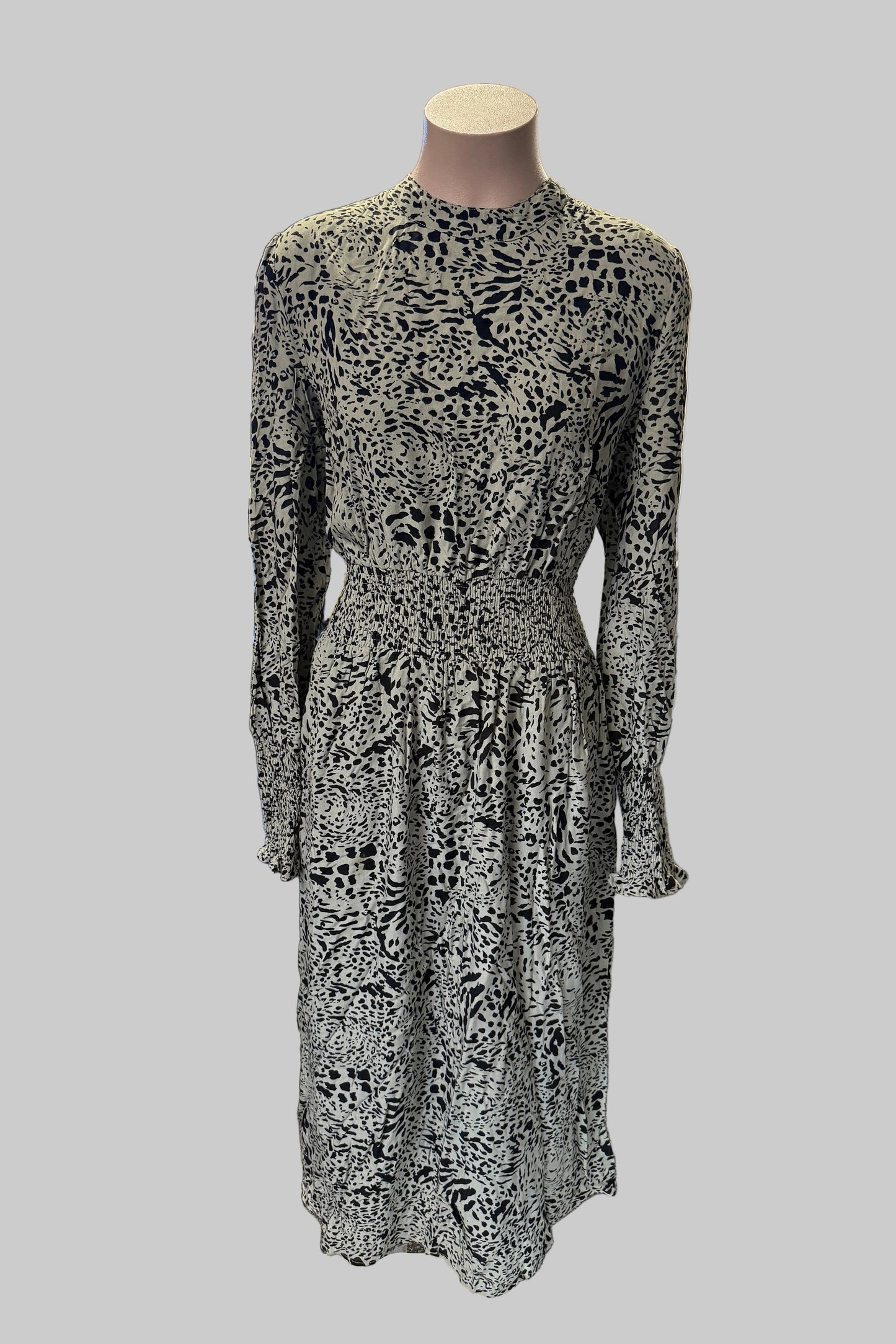 Lemon Tree Design Dress Size 16