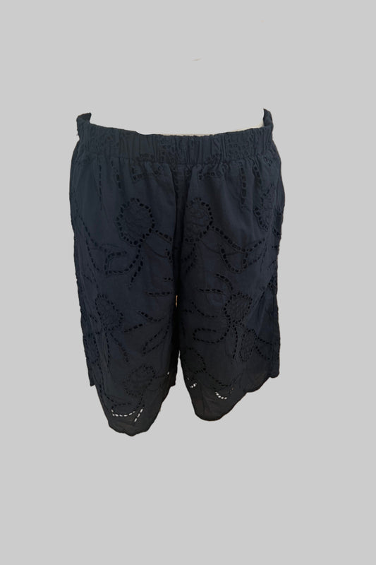 Trelise Cooper Black Shorts Size L